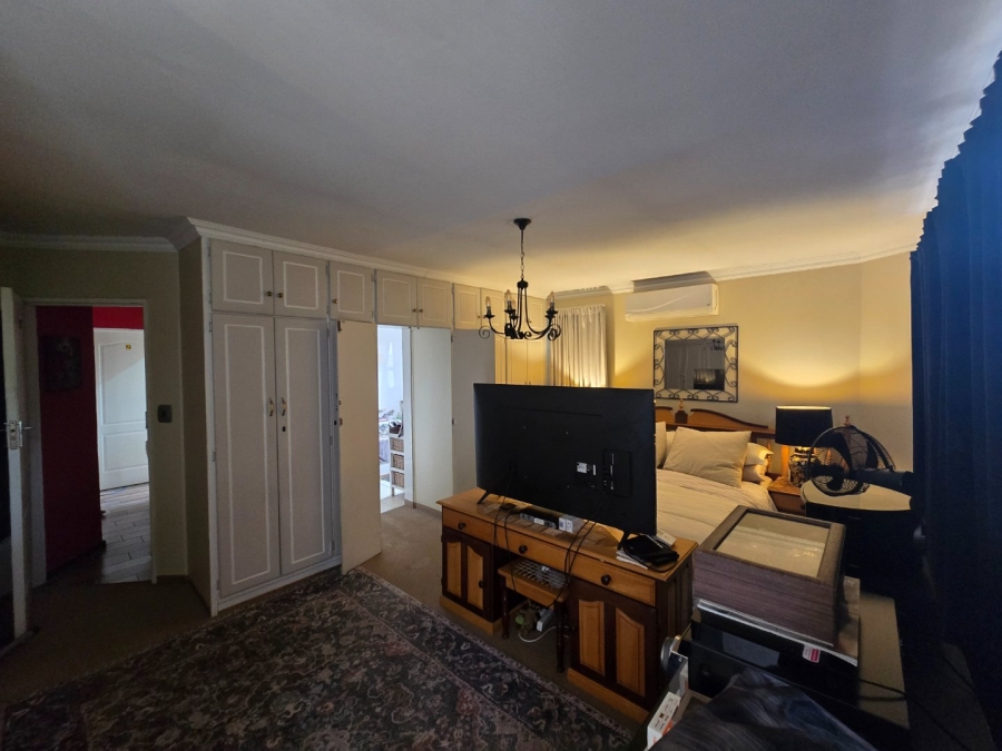 7 Bedroom Property for Sale in Langenhovenpark Free State